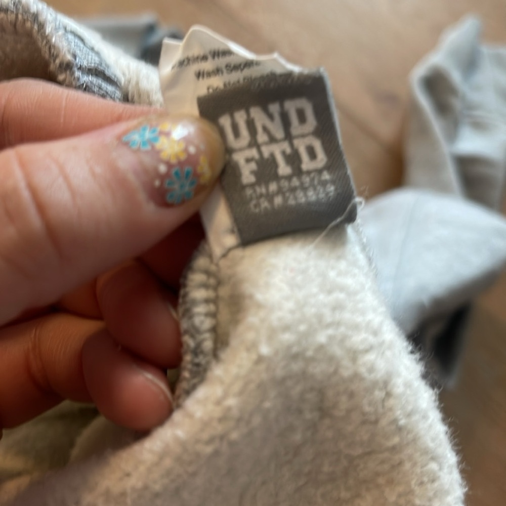 Undefeated Varsity Jacket Sweatshirt Material Gra… - image 8